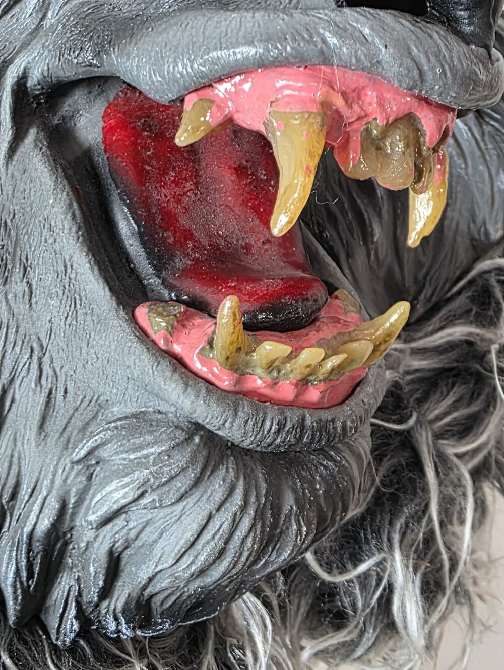 🎃 2015 Werewolf Mask - Picture 6 of 9